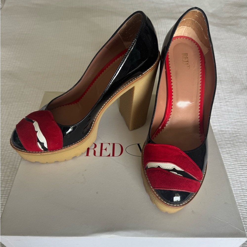 Red Valentino patented heel with Lip Detail